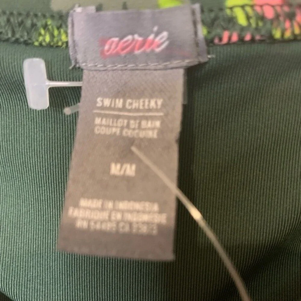 NWOT AERIE BOTANICAL FLOWER CHEEKY BOTTOM. SIZE MEDIUM